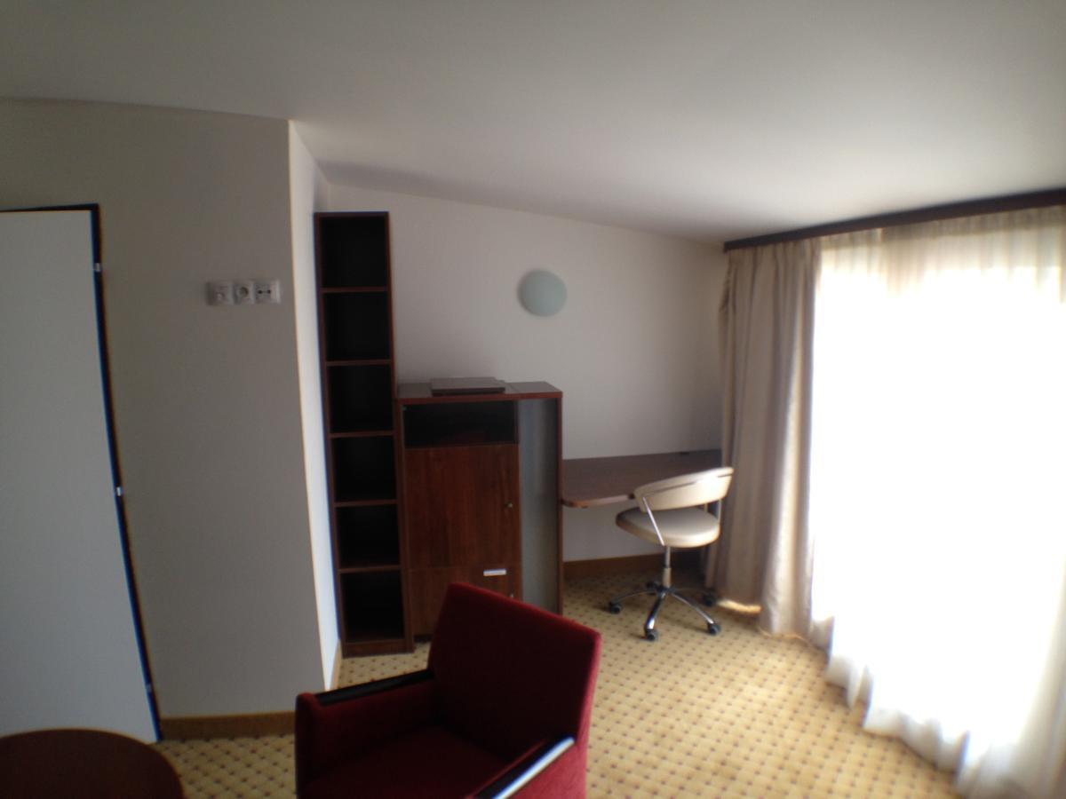 Hotel U Cerneho Orla Kostelec nad Černými Lesy Εξωτερικό φωτογραφία