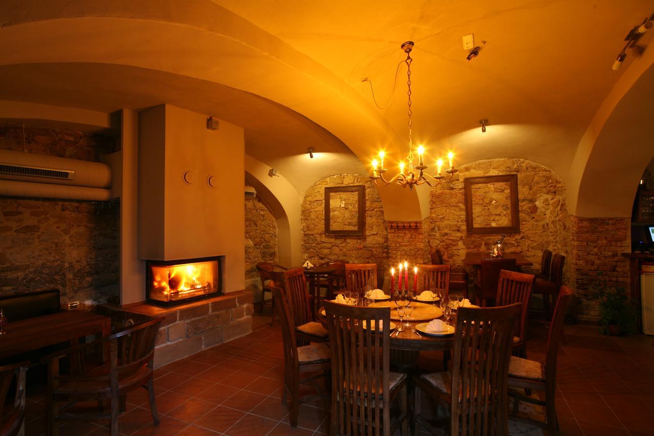 Hotel U Cerneho Orla Kostelec nad Černými Lesy Εξωτερικό φωτογραφία