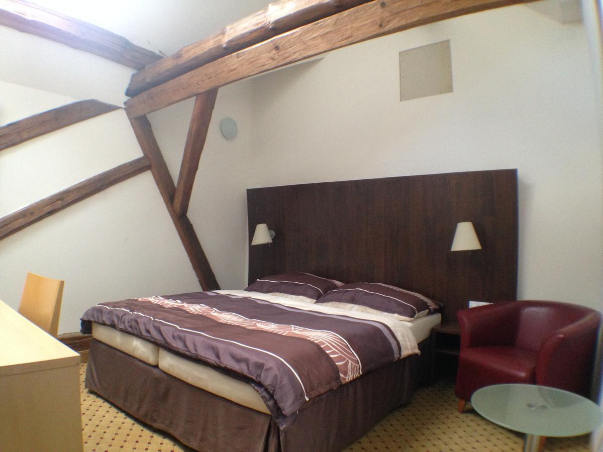 Hotel U Cerneho Orla Kostelec nad Černými Lesy Εξωτερικό φωτογραφία