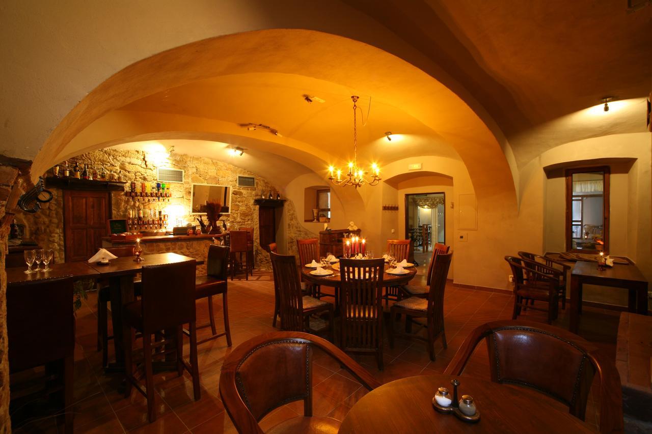 Hotel U Cerneho Orla Kostelec nad Černými Lesy Εξωτερικό φωτογραφία
