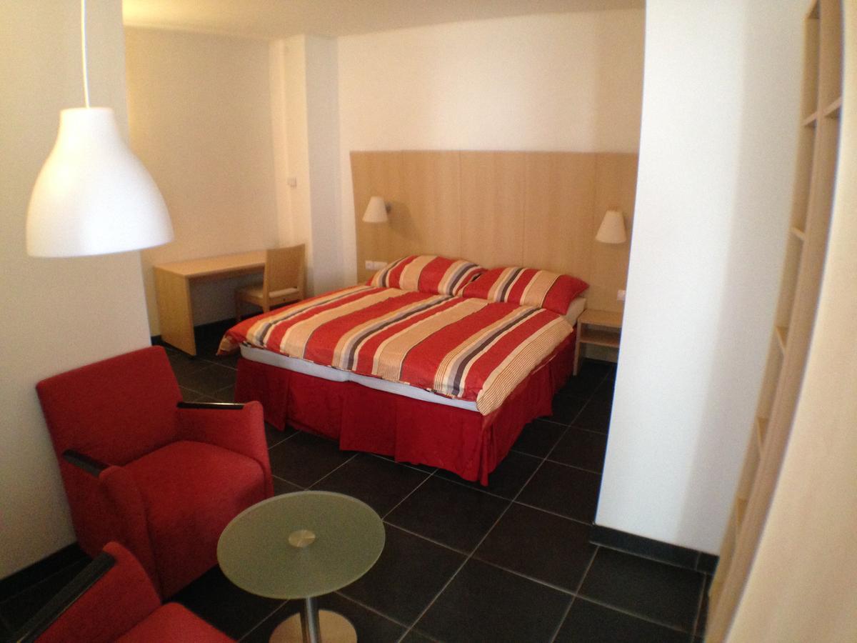 Hotel U Cerneho Orla Kostelec nad Černými Lesy Εξωτερικό φωτογραφία
