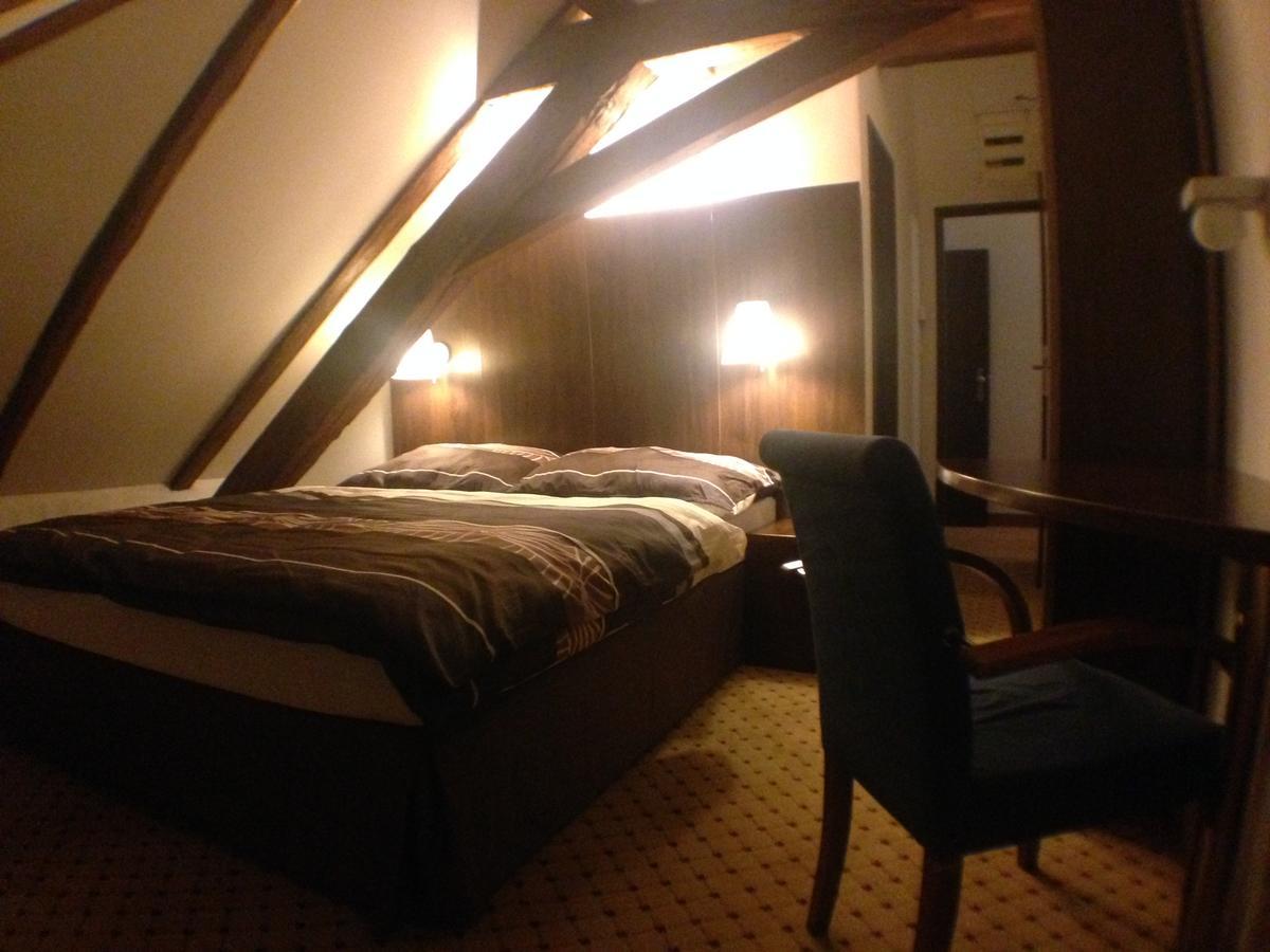 Hotel U Cerneho Orla Kostelec nad Černými Lesy Εξωτερικό φωτογραφία