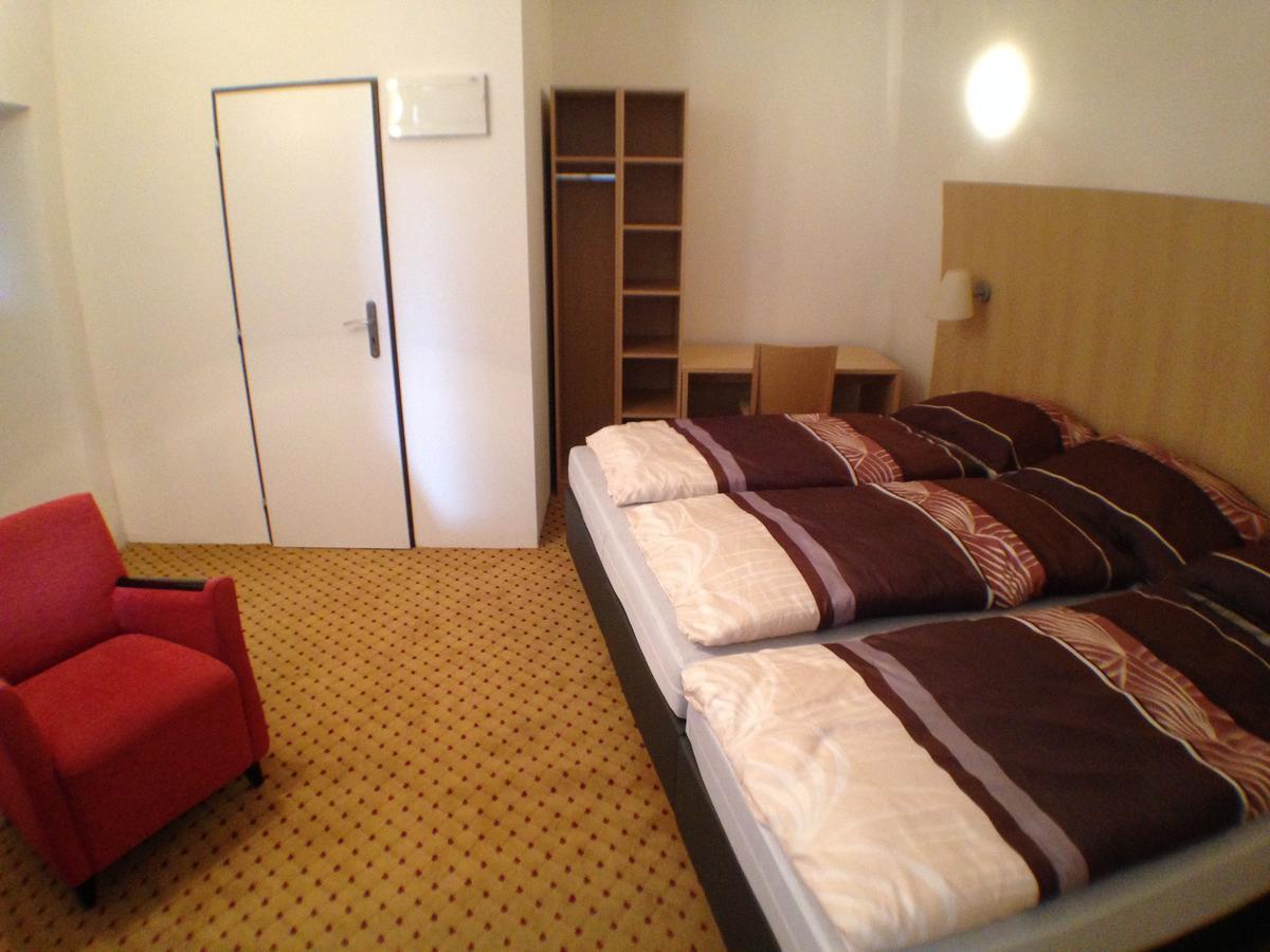 Hotel U Cerneho Orla Kostelec nad Černými Lesy Εξωτερικό φωτογραφία
