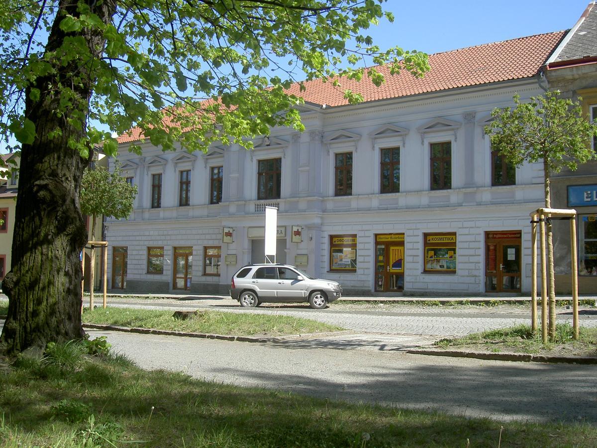 Hotel U Cerneho Orla Kostelec nad Černými Lesy Εξωτερικό φωτογραφία