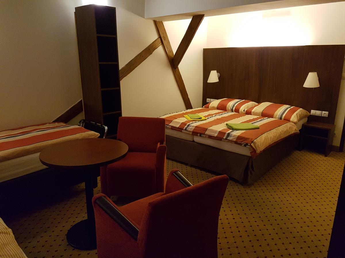 Hotel U Cerneho Orla Kostelec nad Černými Lesy Εξωτερικό φωτογραφία