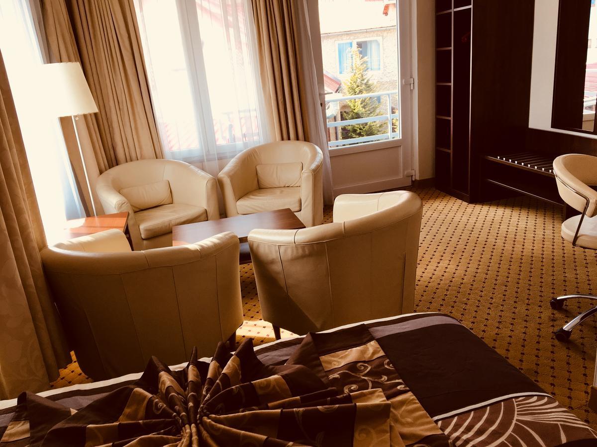 Hotel U Cerneho Orla Kostelec nad Černými Lesy Εξωτερικό φωτογραφία