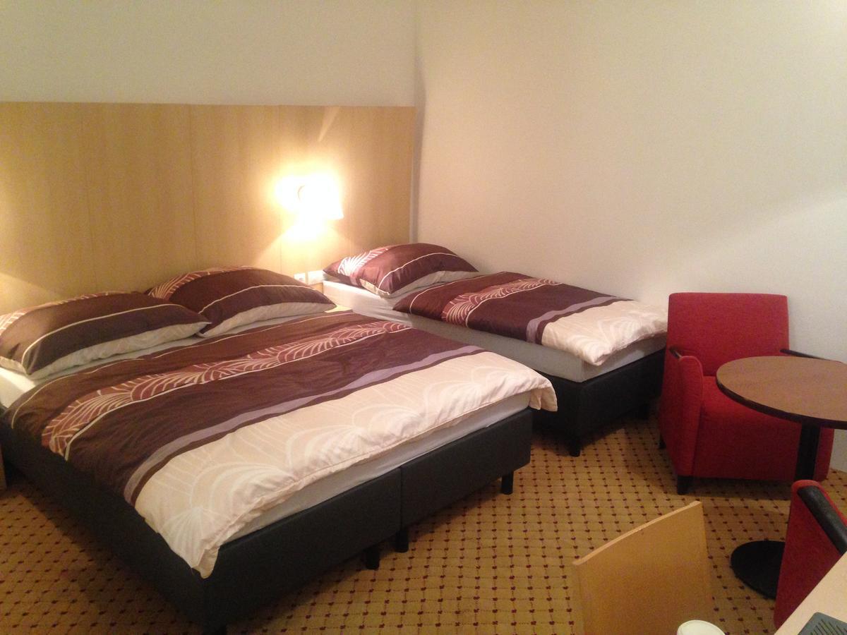 Hotel U Cerneho Orla Kostelec nad Černými Lesy Εξωτερικό φωτογραφία